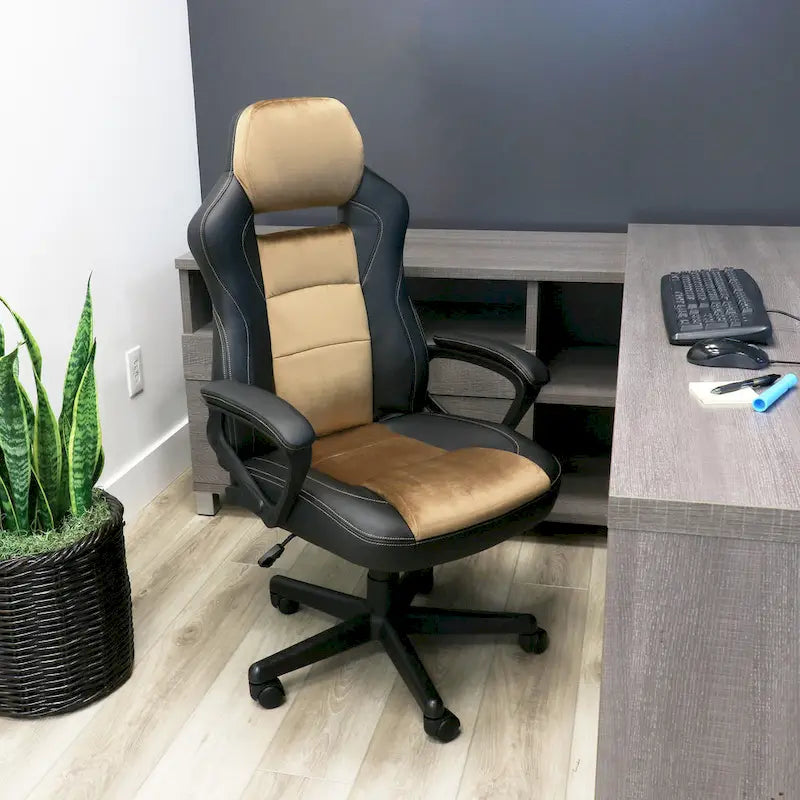 Silla de oficina de polipiel negra y marrón con respaldo alto y ajustable